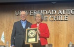 Superintendenta de Seguridad Social, Pamela Gana, recibe el premio anual "Rosalino Fuentes Silva 2023" de manos de don Guillermo Gacitúa